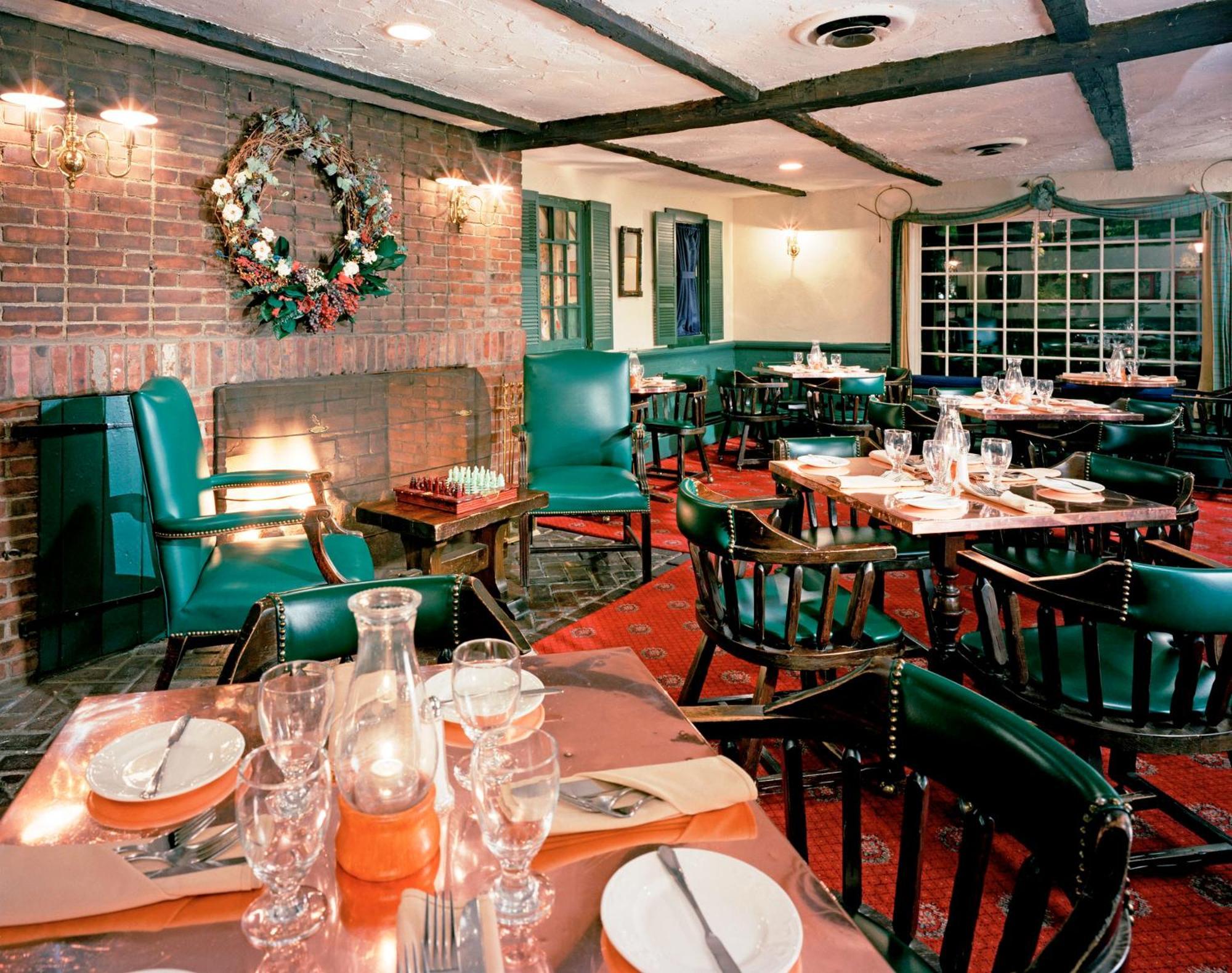 The Olde Mill Inn バスキング・リッジ エクステリア 写真